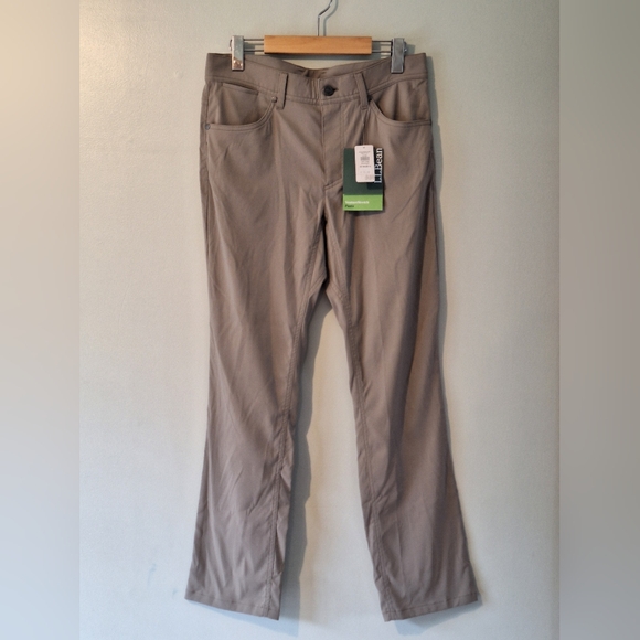 LL Bean Venture Stretch 5 pocket Pant. Size 30 - Picture 3 of 9